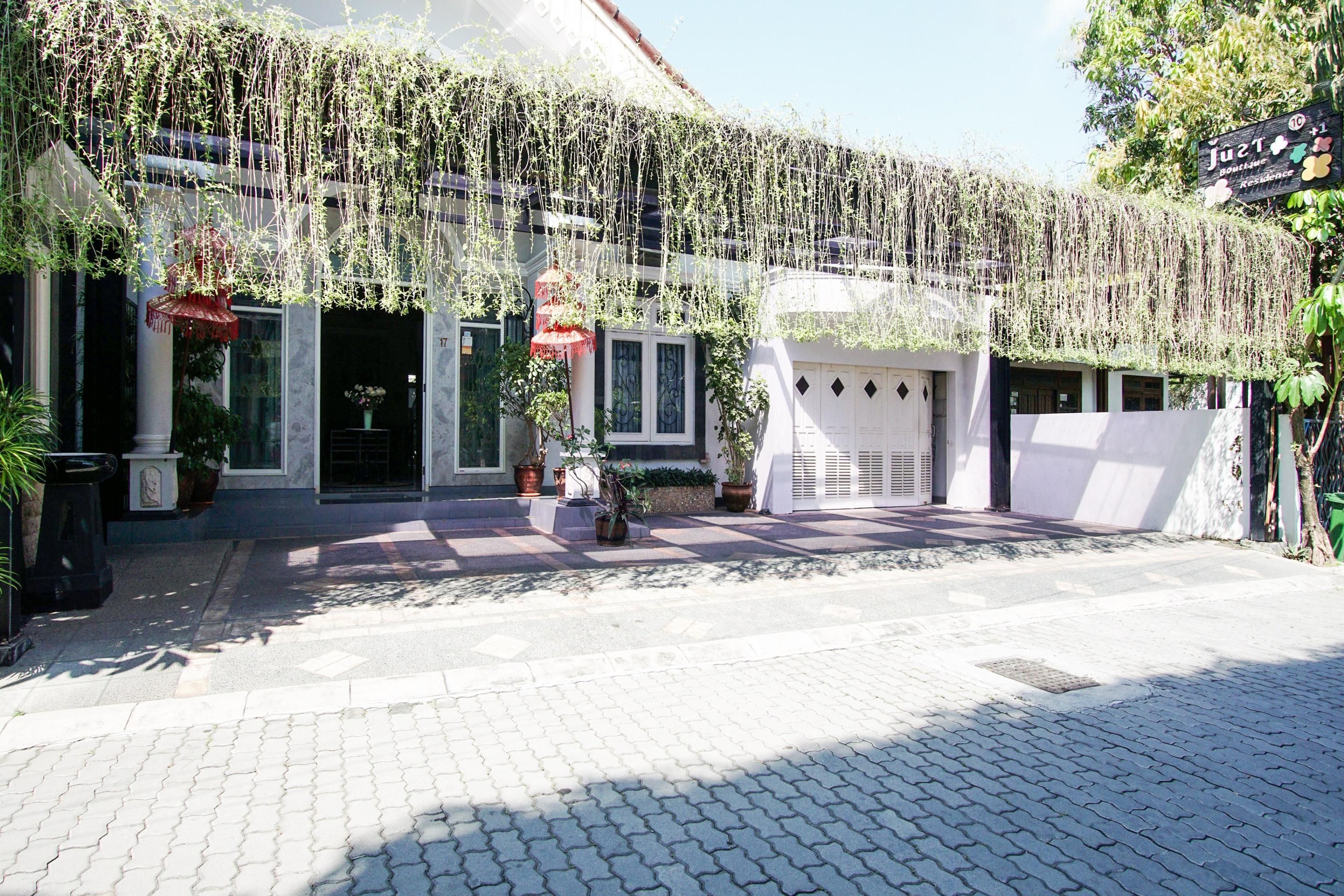 Just 11 Boutique Syariah Mitra Reddoorz Near Ugm Yogyakarta Hotel Kejayan Kültér fotó